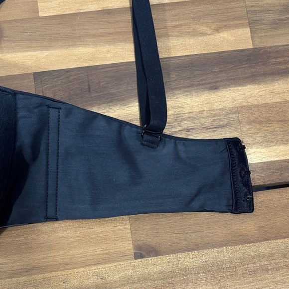 Classic T Shirt Black Bra - Picture 3 of 9